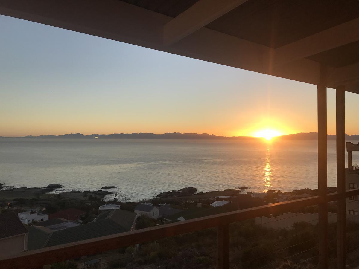 Oceans Drift (Adults Only) Hotel Cape Town Bagian luar foto